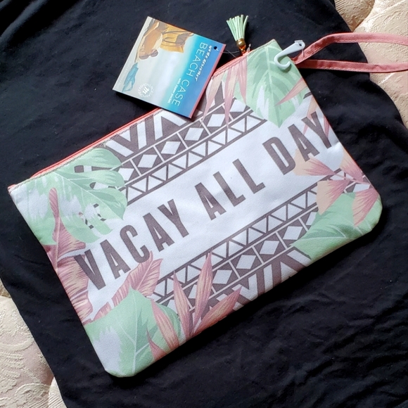 Water Resistant Beach Case - Picture 3 of 5